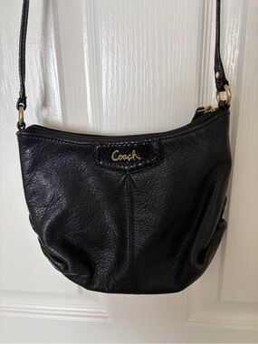 Coach Y2K Black Pebbled Leather Crossbody with Gold Hardware